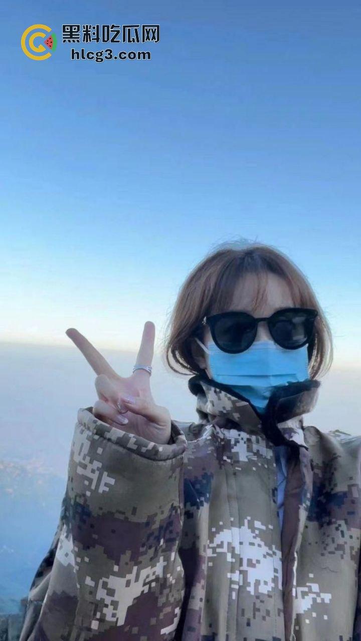 叶璇亲密旅拍视频流出，上海美女与青岛男友激情狂欢，云盘泄密大尺度片段引发轰动！-8