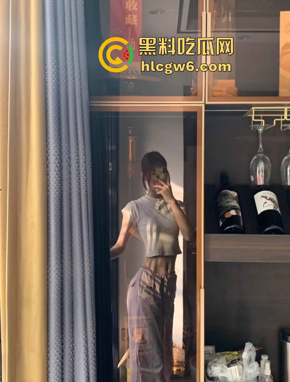 广东性感少妇【林嘉玲】日常被操视频流出！丝袜高跟勾魂摄魄，老色批们看完鸡巴直接硬了吧！-2