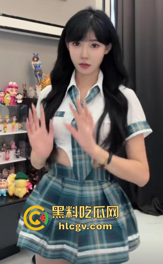 抖音60w粉丝网红『牛b』小三上位大翻车！八块腹肌男友性爱视频流出，恋爱脑遭遇渣男终成笑柄！-23