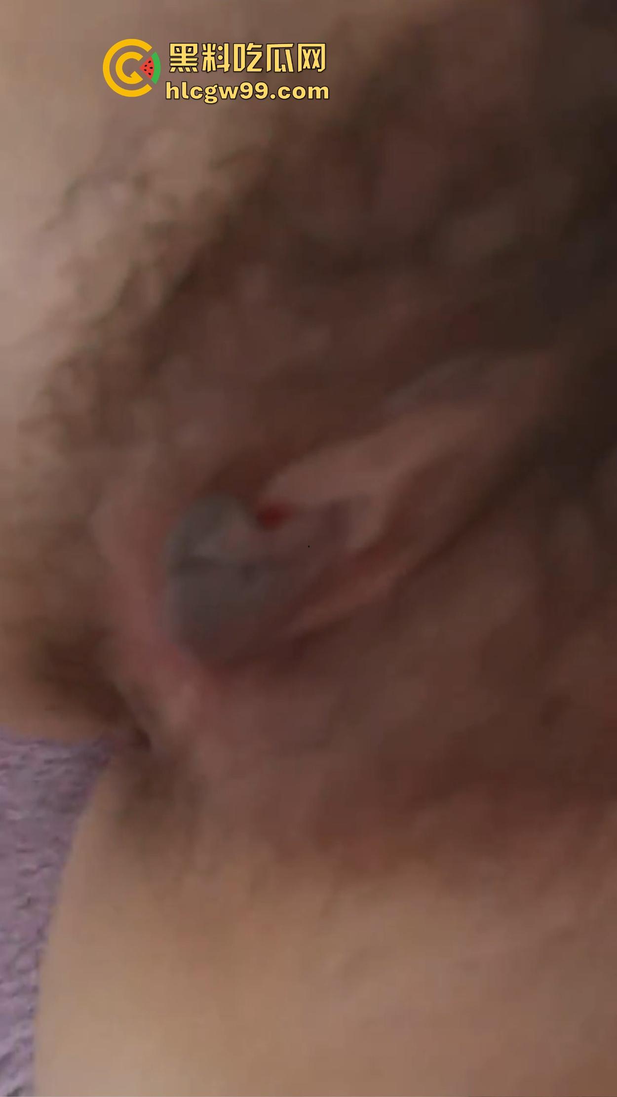 黑龙江科技大学【景若淼】被前男友爆料！眼镜母狗学生妹6年前自慰视频流出，反差骚货已成人妻！-9