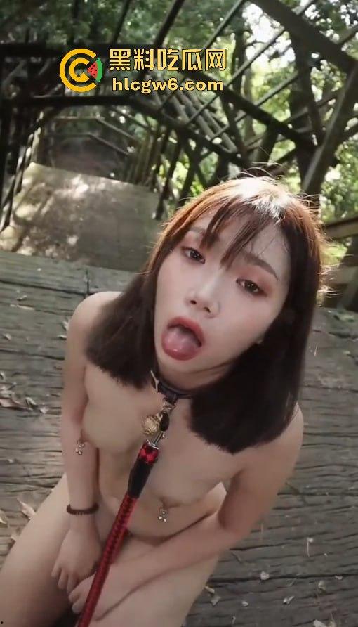 海南外国语极品骚货【冯静姝】带狗链公园伺候金主！跪地舔鸡巴，草地上演狗奴调教全套！-6