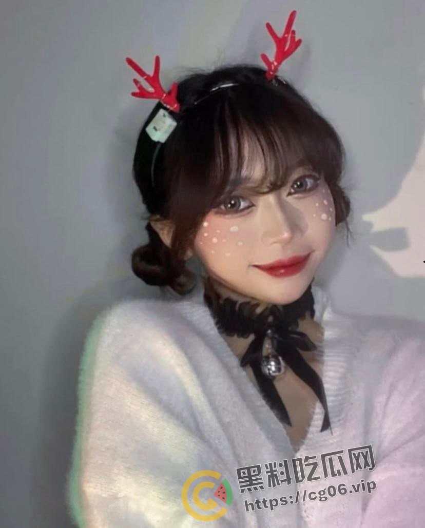 广东科技大学大一新生 粉头发的妹妹 追着体育生学长求草 主动要求录像 颜值风骚一顶一的棒-5