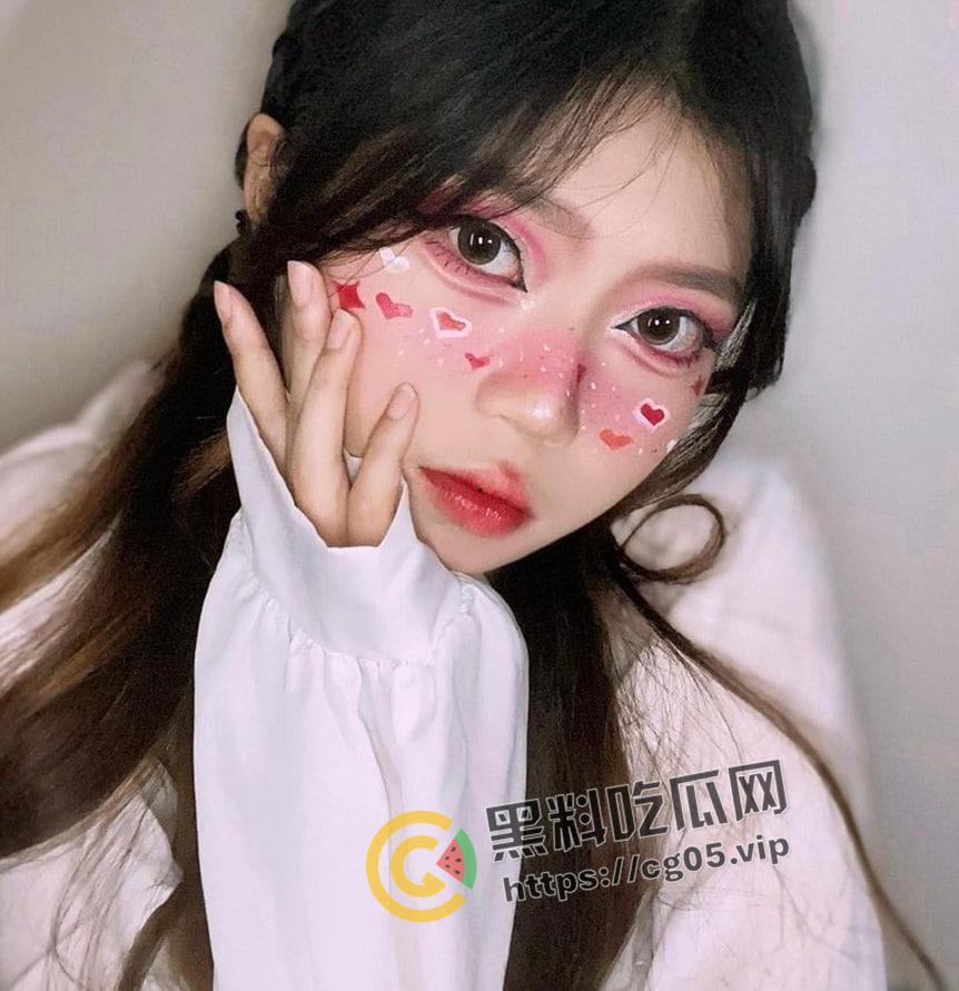 广东科技大学大一新生 粉头发的妹妹 追着体育生学长求草 主动要求录像 颜值风骚一顶一的棒-6