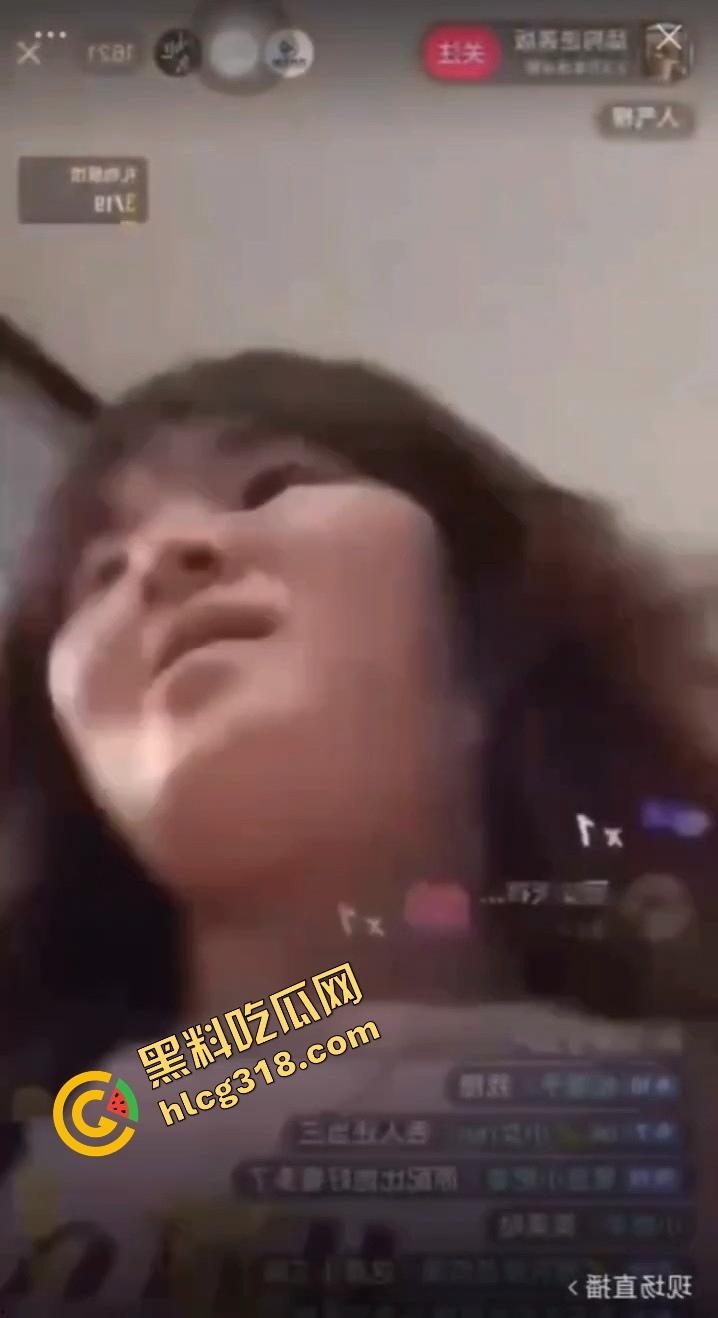 姐妹情深睡上床？集美女主直播抓小三，闺蜜6年情深，睡我老公3年直播当街鞭尸式抓奸！-10