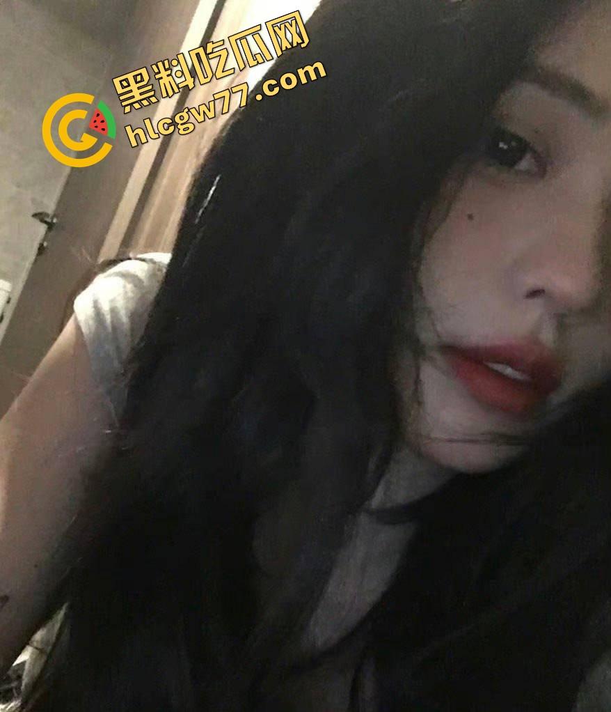 四川财大清纯女神『李嫣』白天是软萌学妹，深夜却在酒店给金主跪舔口交，拍照是人设张腿才是真相-12