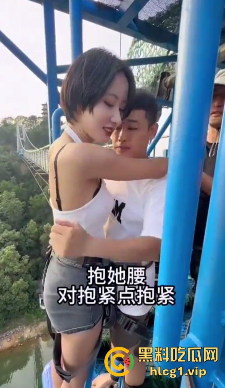 陪护媛来了！景区推出蹦极陪跳援 花式玩法层数不穷 报地址怕又被查了！-5
