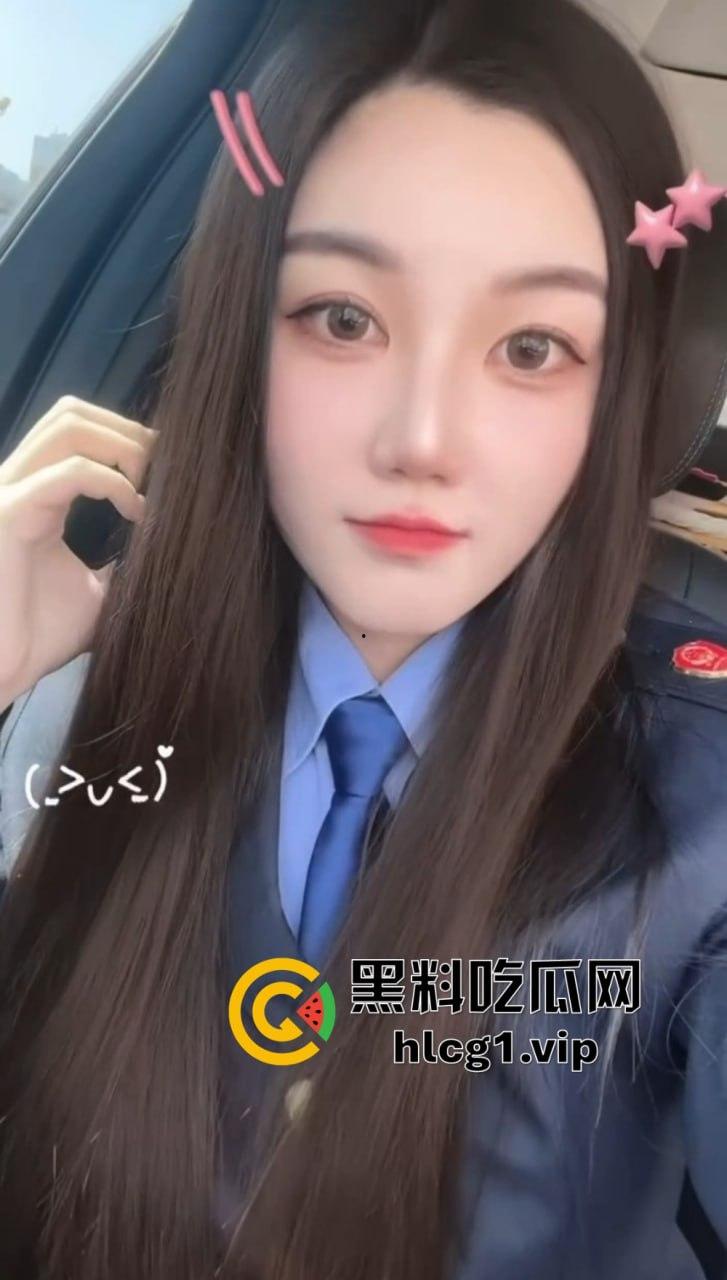 路虎女王之后山东再上大分!烟台民警游敏岑高铁上穿华伦天奴完成主人任务!-1