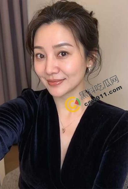 海角乱伦:母亲节用肉棒孝敬淫母,儿子精液狂喷脸上,大屌爆操淫荡骚穴,床下为母,床上为妻-6