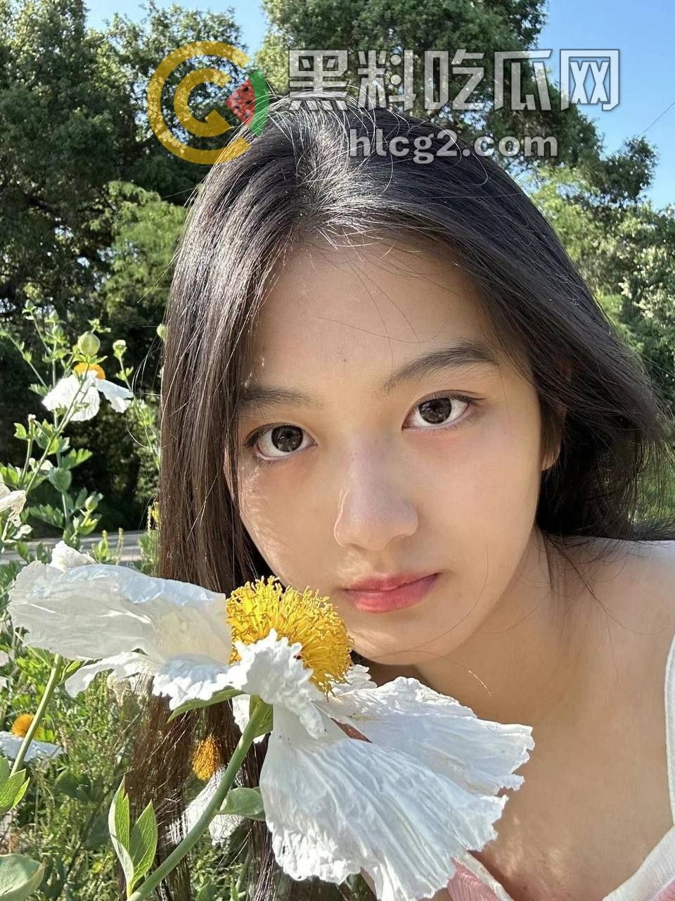 大一四川传媒舞蹈系妹子『张茜』反差魅力爆发!眼镜一戴瞬间让小哥JB起立-2