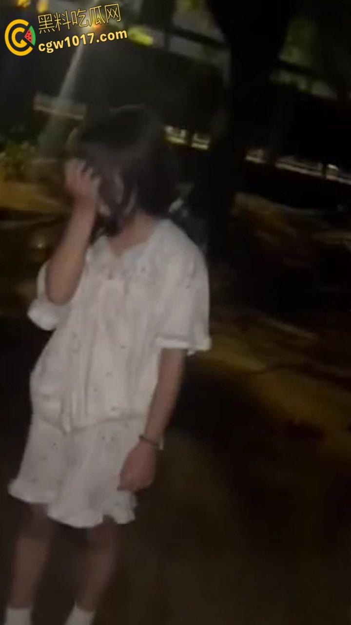 汕头潮南两英镇一学生妹被精神小妹,脱衣霸凌狂扇巴掌后,想不开跳河,死都不怕却不敢反击,太可悲!-8