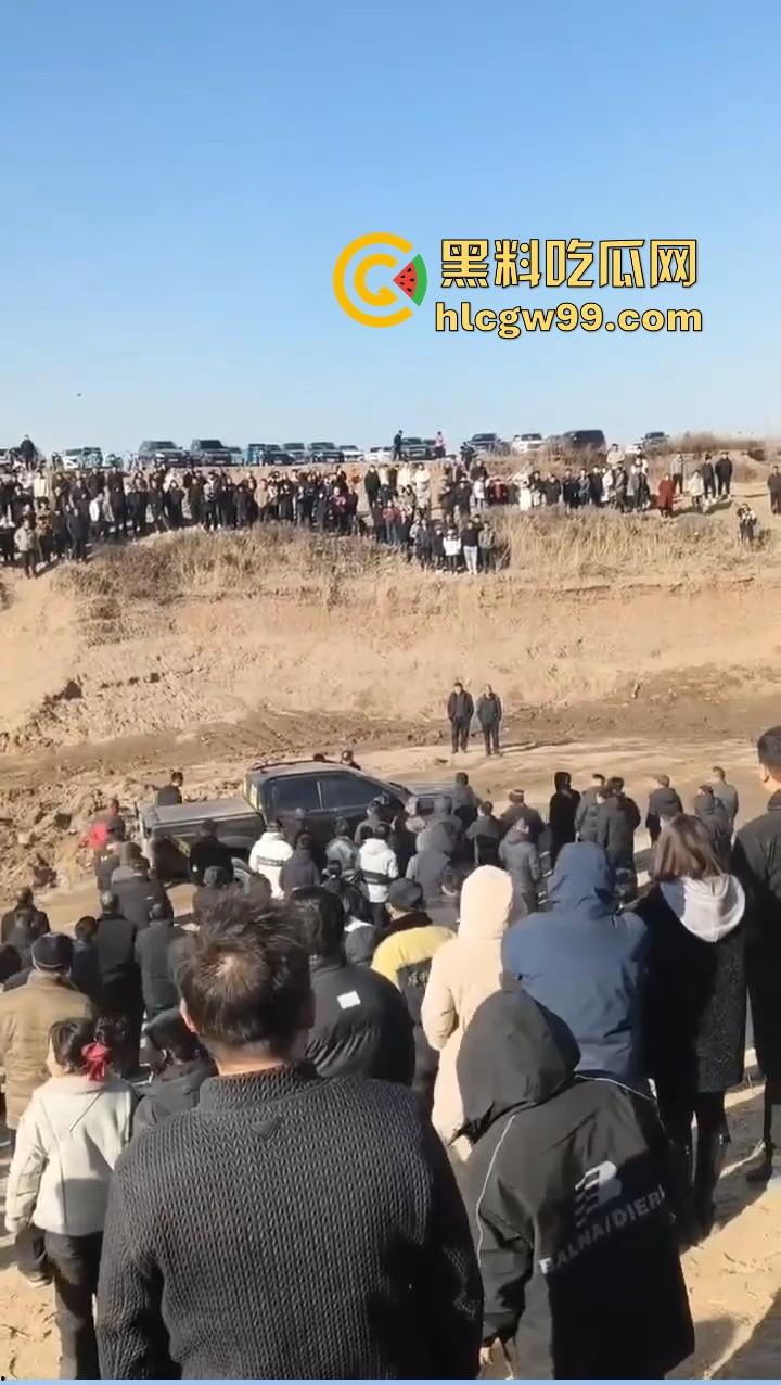 邯郸魏县飙车现场突袭，越野场地赛突遇警察突袭，猛禽油门踩到底，吓得差点侧翻！-10