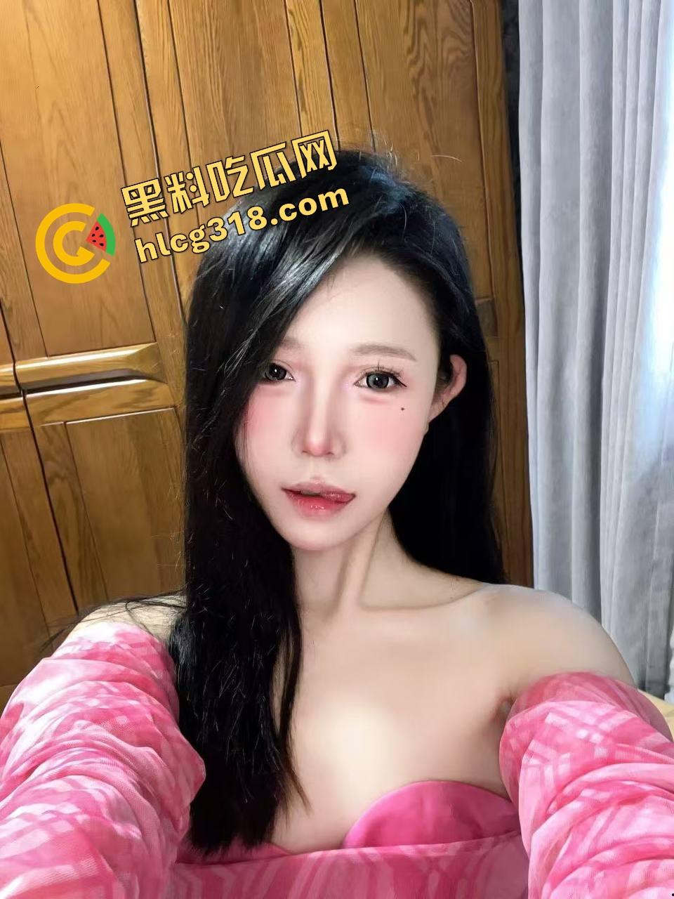 常去正规按摩店挑熟练技师,没想到这次技师小妹被我撩到神魂颠倒,冒险直接骑上我的大鸡鸡!-5