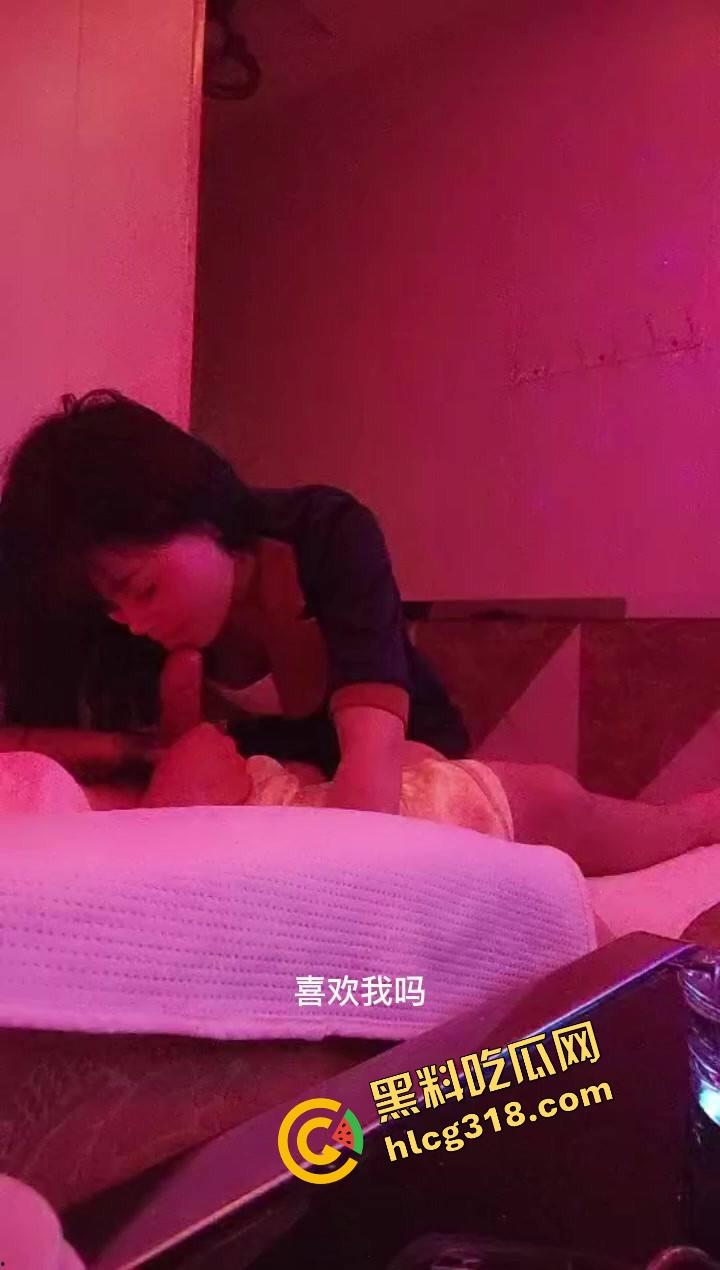 常去正规按摩店挑熟练技师,没想到这次技师小妹被我撩到神魂颠倒,冒险直接骑上我的大鸡鸡!-9