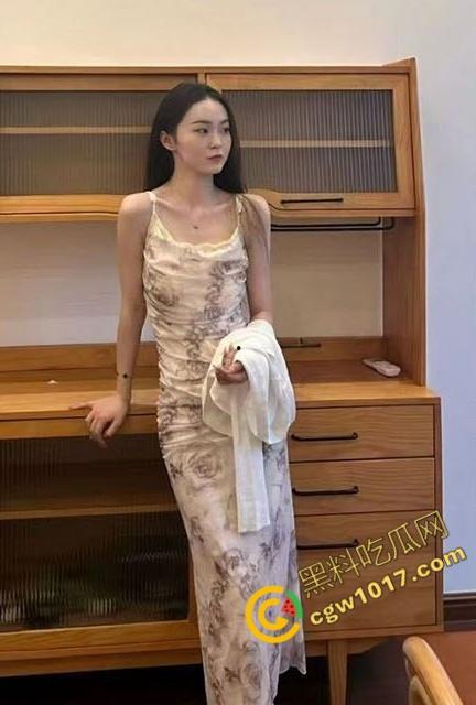 深圳南山国际学校【肖俞葫】与男友私拍视频流出：御姐气质风情万种，傲人身材爆炸眼球！-2