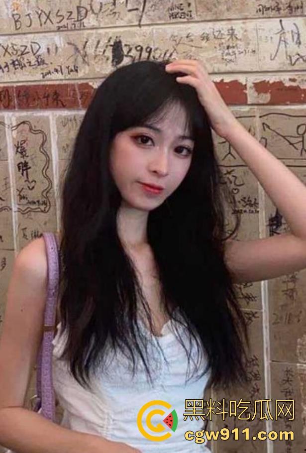 湖南理工学院反差学姐【罗莉英】白天上学,晚上兼职接客,只要钱到位啥姿势全都会,勤工俭学的好姑娘!-2