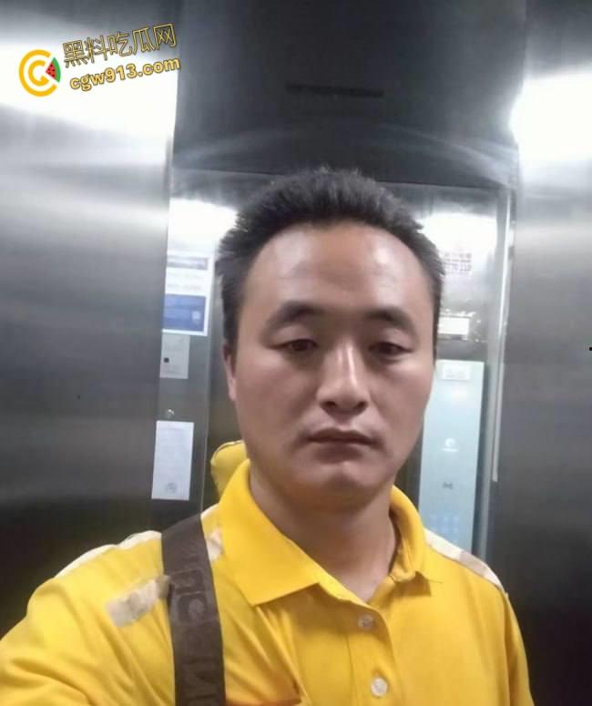 美团送餐快,白嫖更快!小妹怒曝美团大哥白嫖不给钱,拔了鸡巴不认账,聊天记录做爱视频外泄流出 !-5