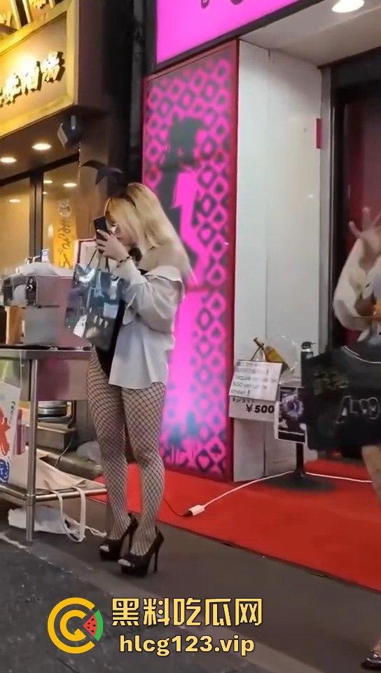 日本大白天就有站街女？兄弟们这也太爽了吧羡慕哭了！-4