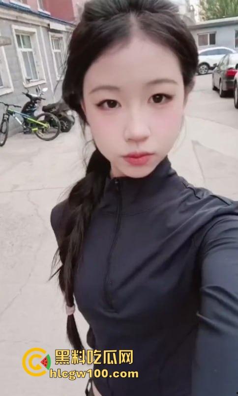 赤峰二中反差婊【杨诺海】表面学霸，背后骚浪不堪，分手后渣男曝光不雅视频敞腿自慰震惊全校！-2