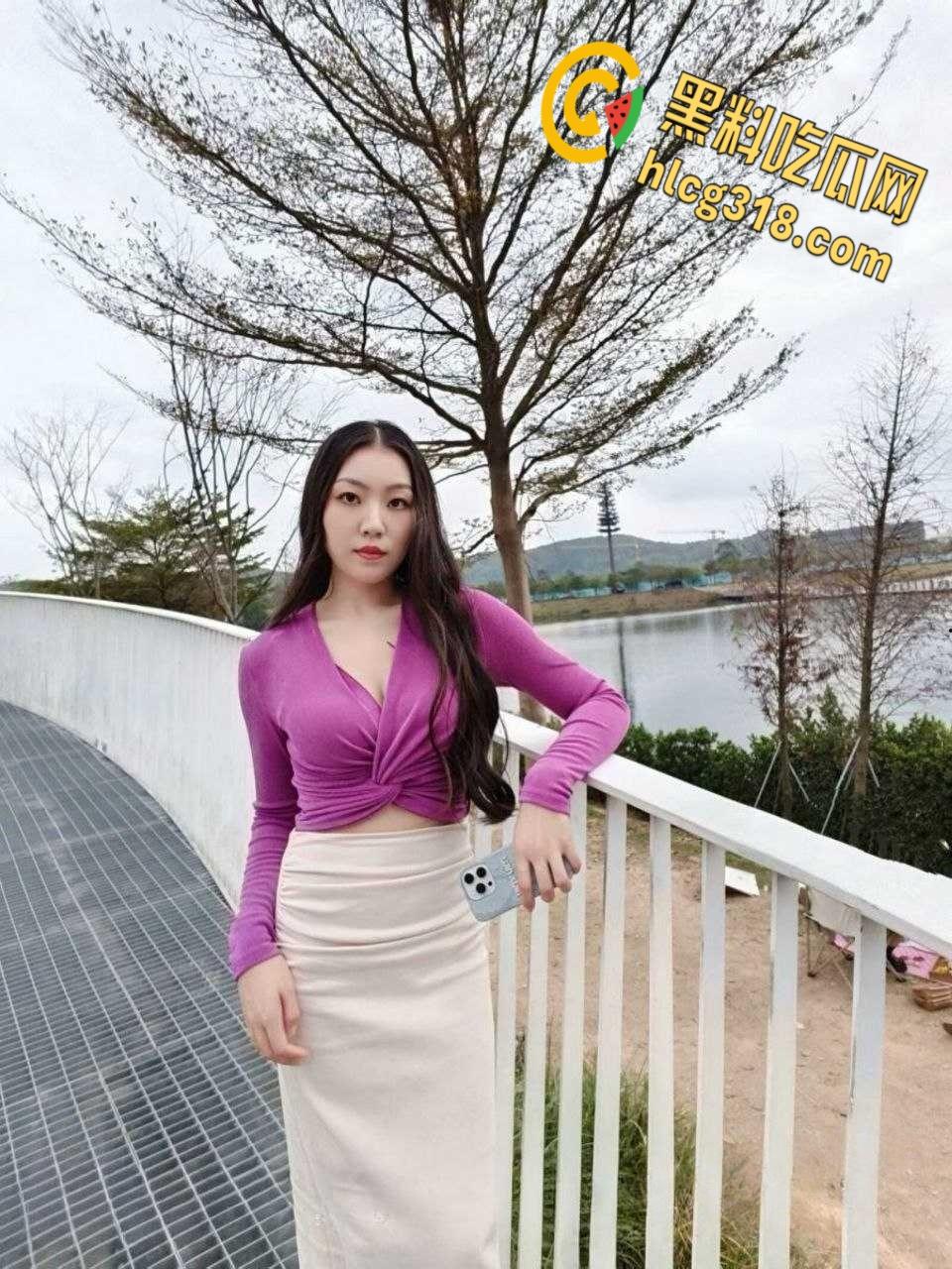 推特网红少妇【暮色】，极品后妈裙福利挑选粉丝，地下车库露出全套服务粉丝！-2