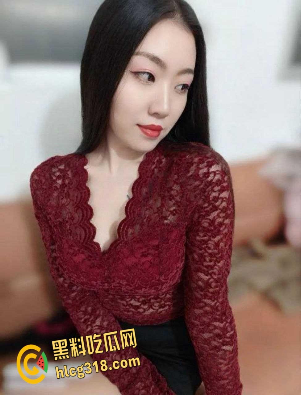 推特网红少妇【暮色】，极品后妈裙福利挑选粉丝，地下车库露出全套服务粉丝！-4