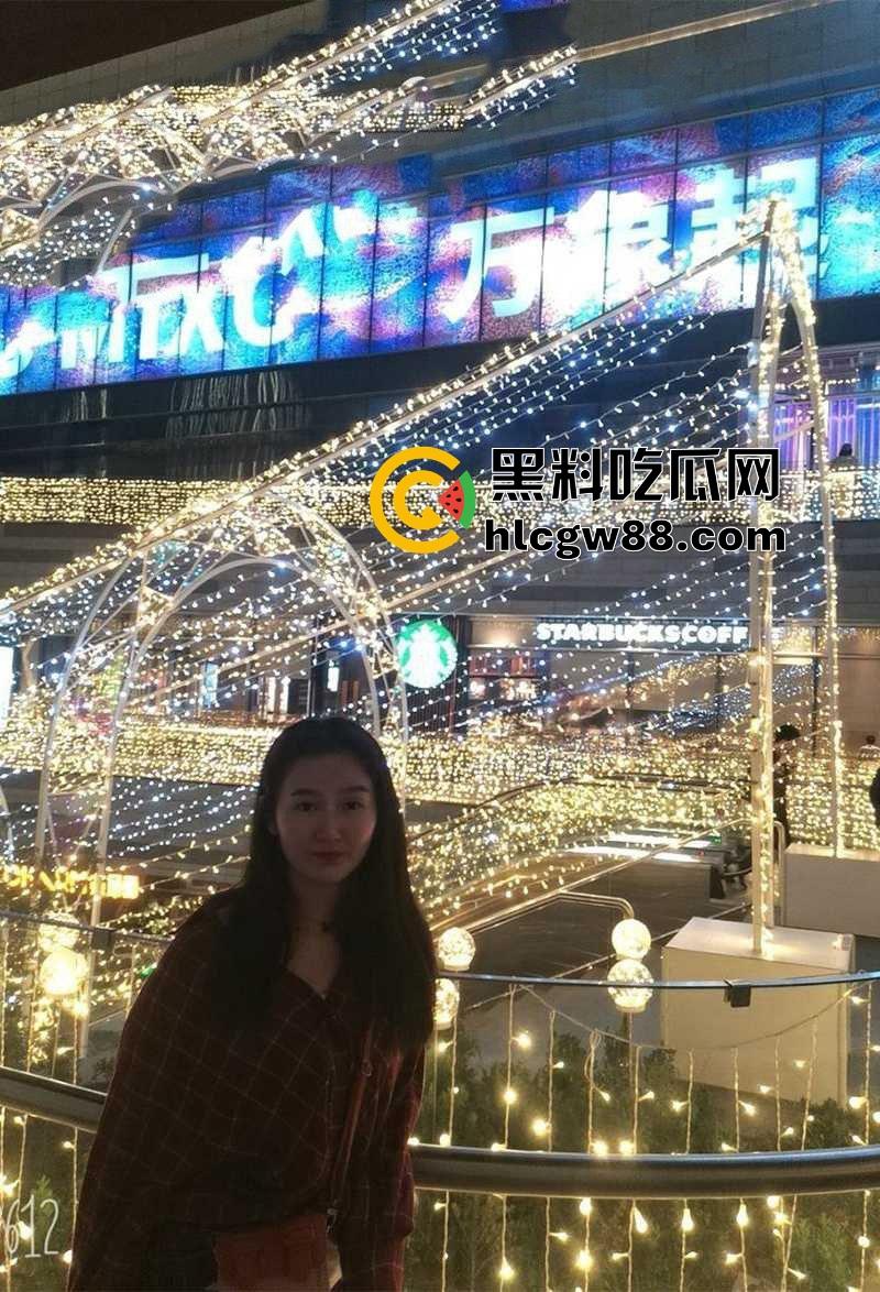 成都师范学校清纯妹子【赵婷婷】分手后被爆出,小逼被造得稀烂,床上劈腿露穴舔鸡巴,骚得像小母狗!-4