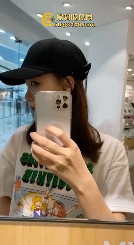 河南驻马店医院反差小护士【吴新园】分手后被渣男爆出性爱视频,看着是又骚又纯洁。-1