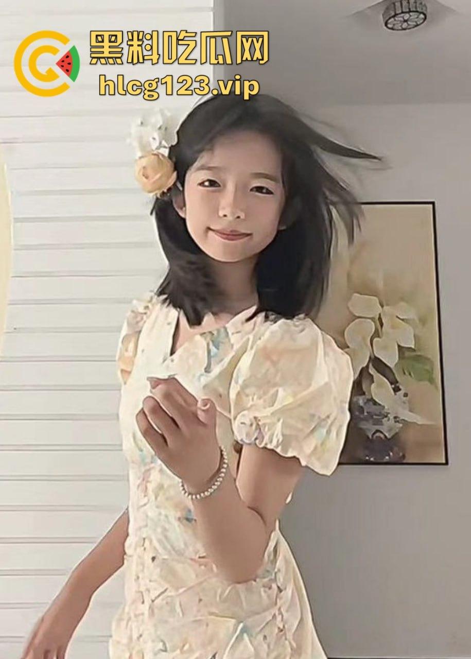 快手网红『小狗的烦心事』下海直播曝光！文静眼镜妹全裸深喉假阳具，反差大到让人看呆！-7