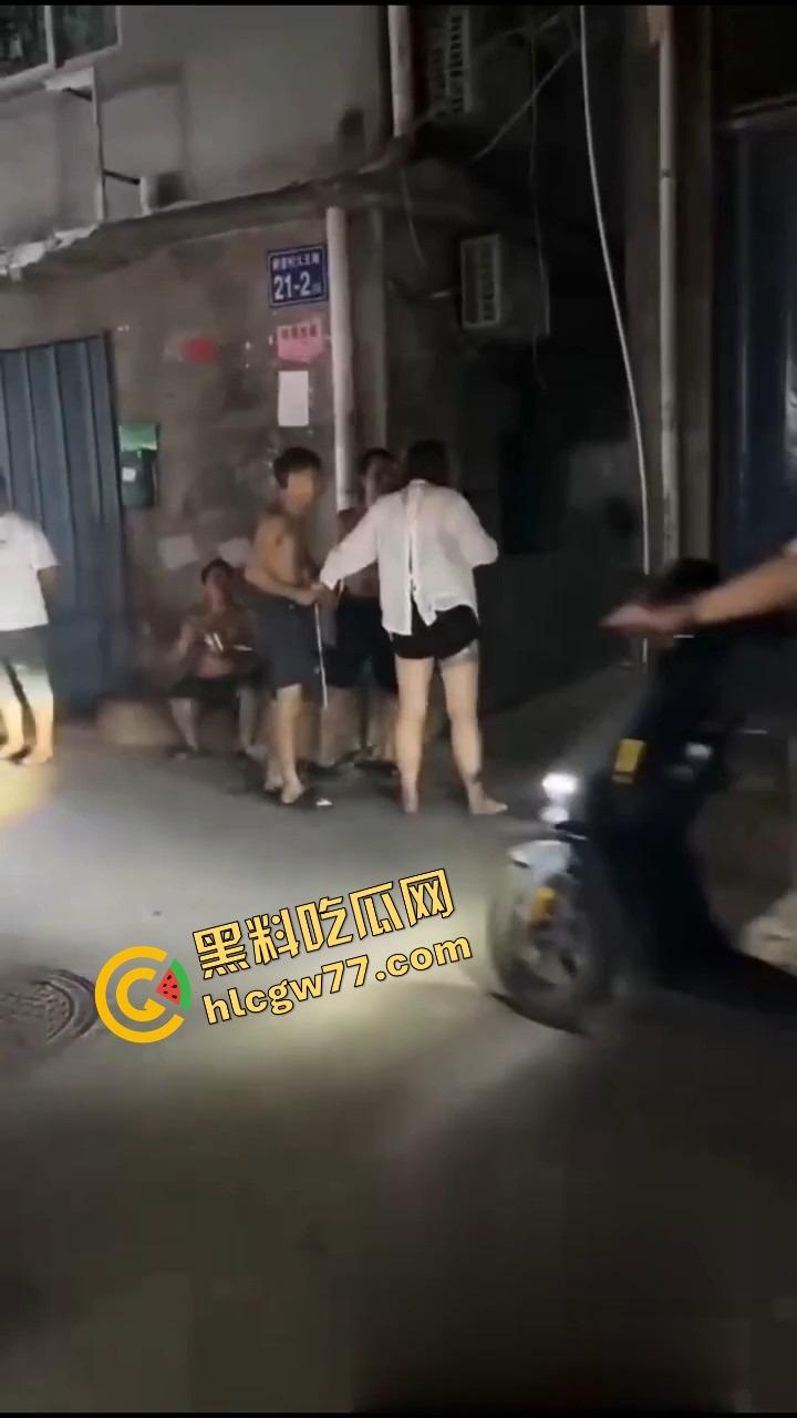 群友嫖完不给钱专挑奶子大的玩 160日了爽翻还想跑路?你当自己是啥 开完坦克还想跑!-7