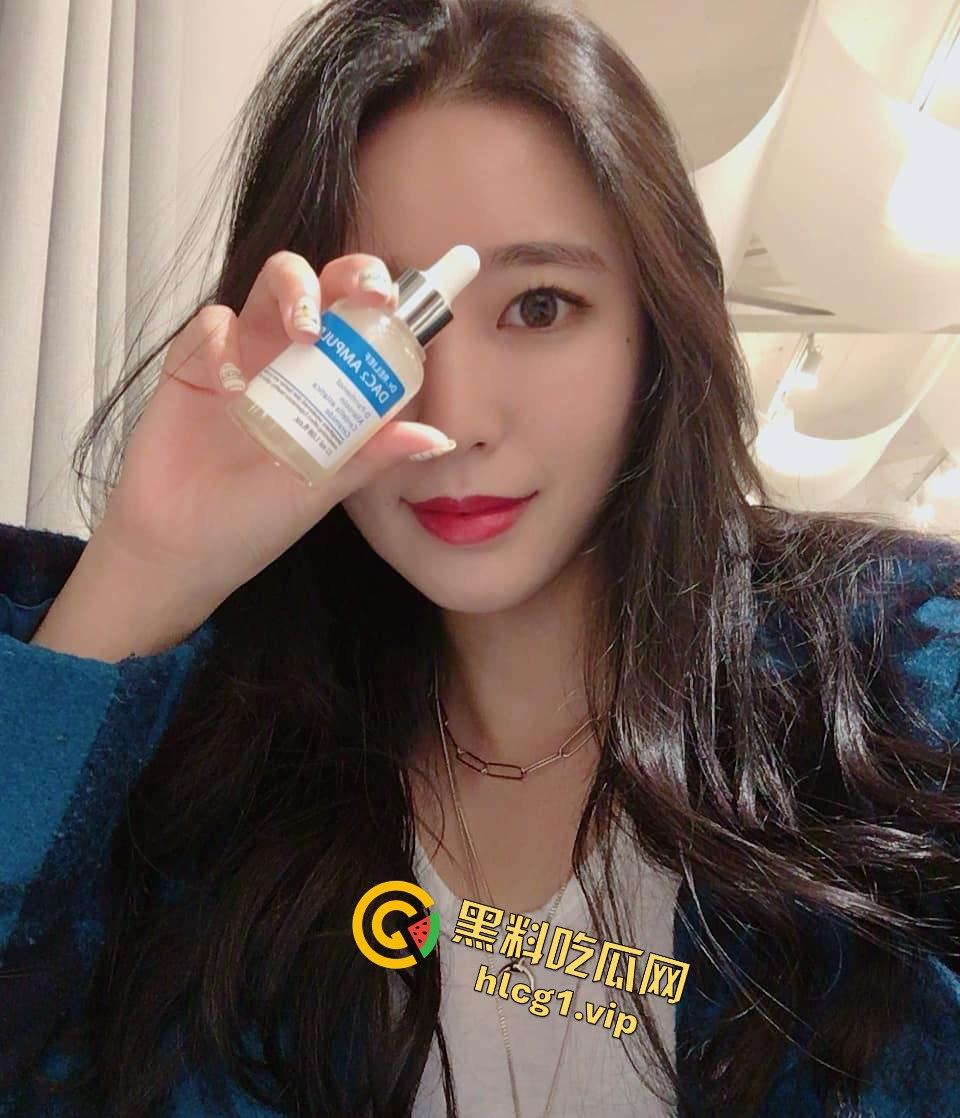 极品高颜值大长腿女神Ryooh私密视频流出！与男友的亲密画面震撼曝光-7