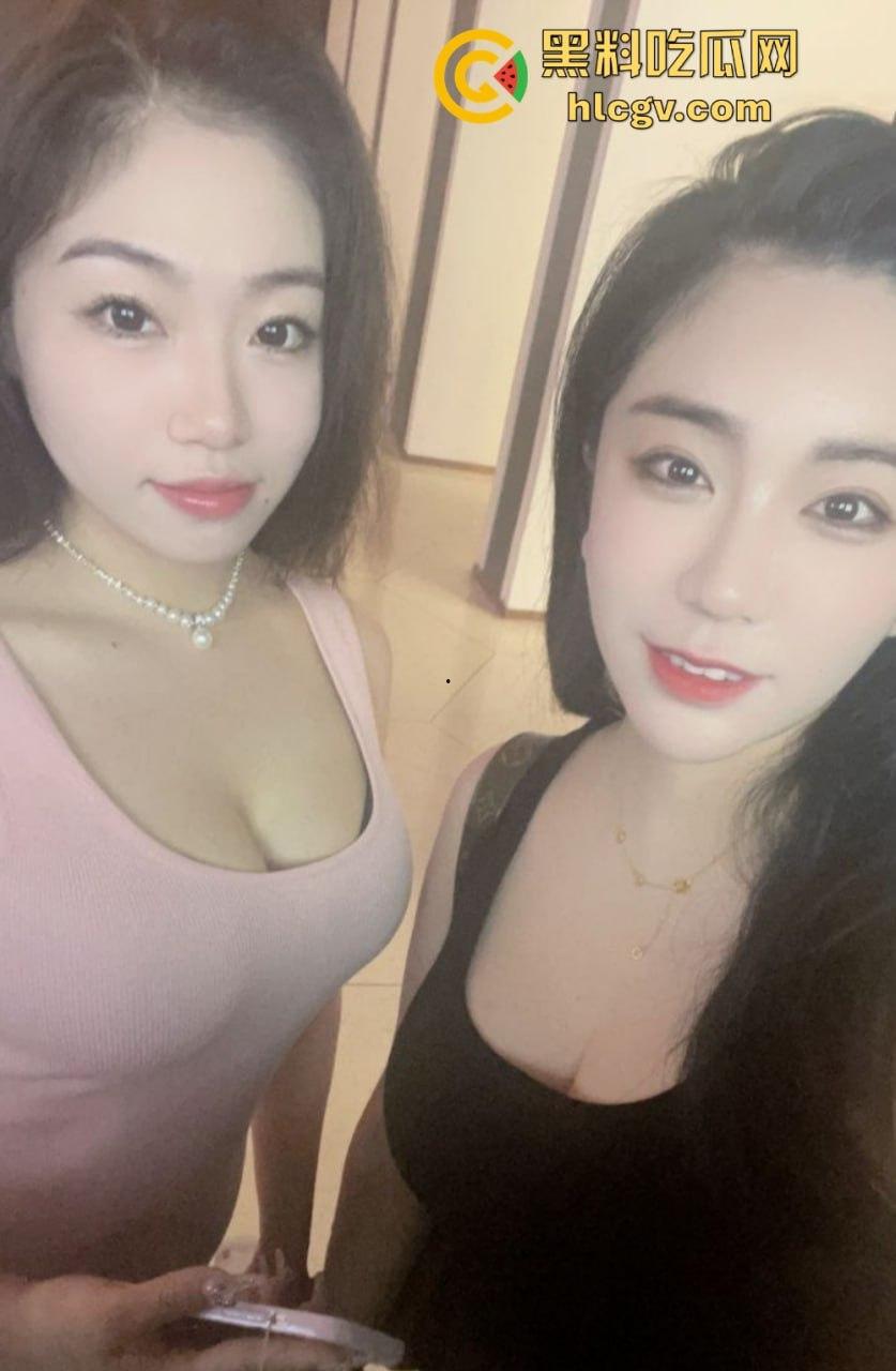 上海极品母女双飞共侍!5000搞定少儿主持人和舞蹈生女儿,母女同吃一根鸡巴,贵但绝对够骚!-1