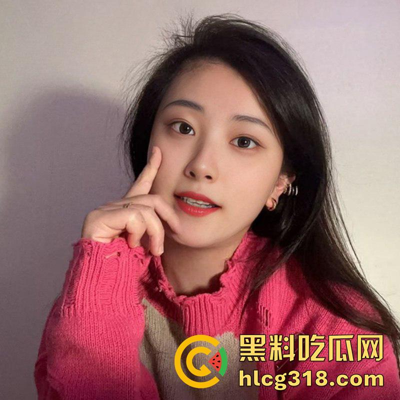 怀化中学语文老师【吕妍菲】，大奶肥臀身材顶级女神，下班化身狂野夜场尤物，热衷约炮娇喘不止！-1