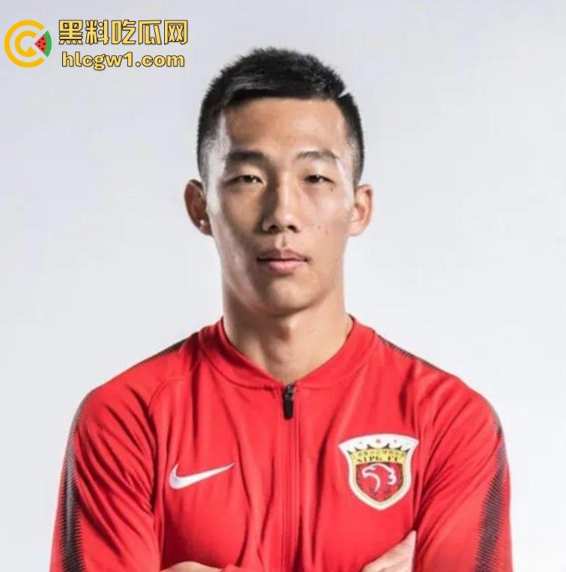 国足队员【贺惯】被爆双飞母女 老少通吃 把人家老妈操得起不来床 牛逼!-1