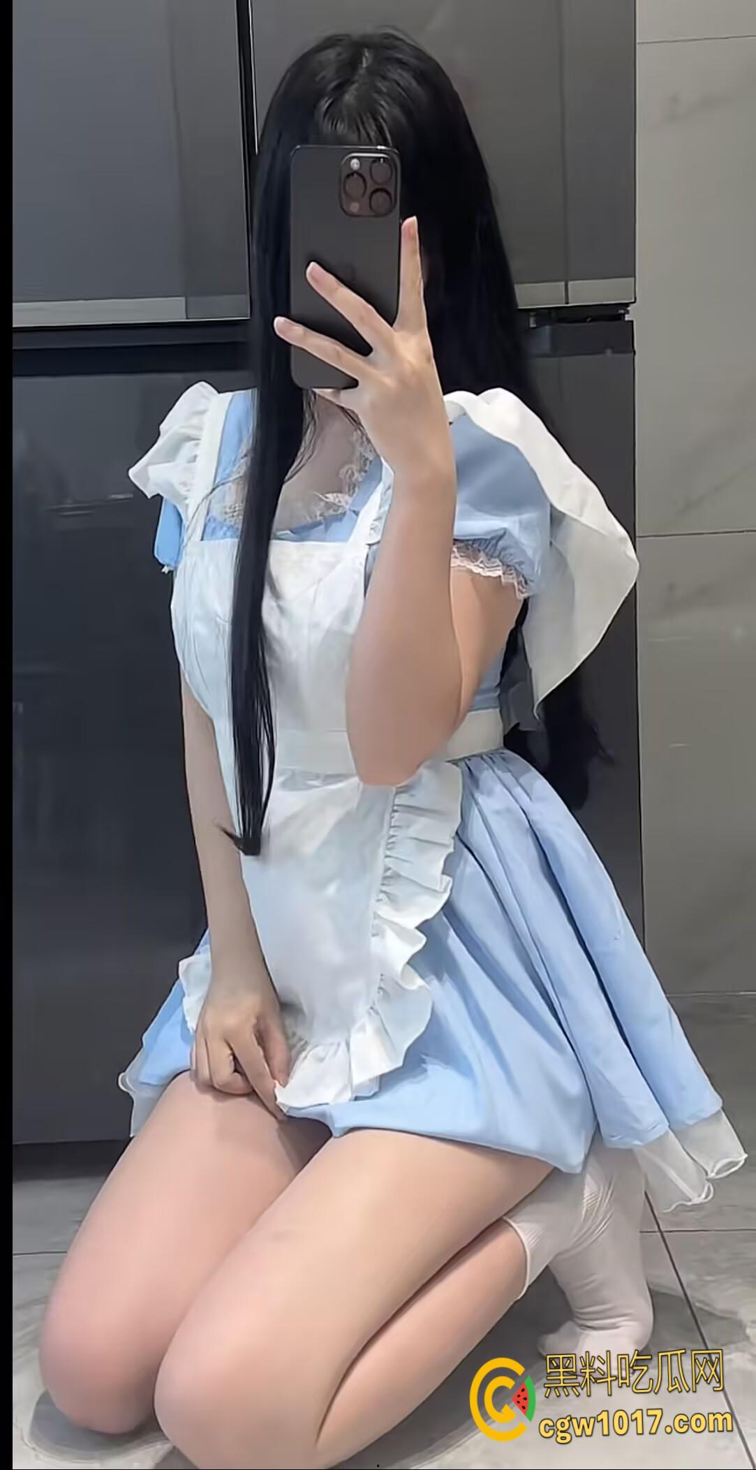 抖音网红【拒绝猪脚饭】,金主福利视频流出,掰逼道具骑乘自慰,喘息呻吟不断,假鸡吧真鸡巴来着不拒!-3