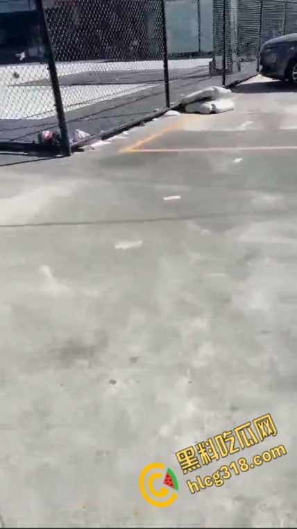 河北黄骅金宝撒钱事件,有钱人真是壕啊,楼下大把的人在那捡钱这种好事,我为什么遇不到 ?-7