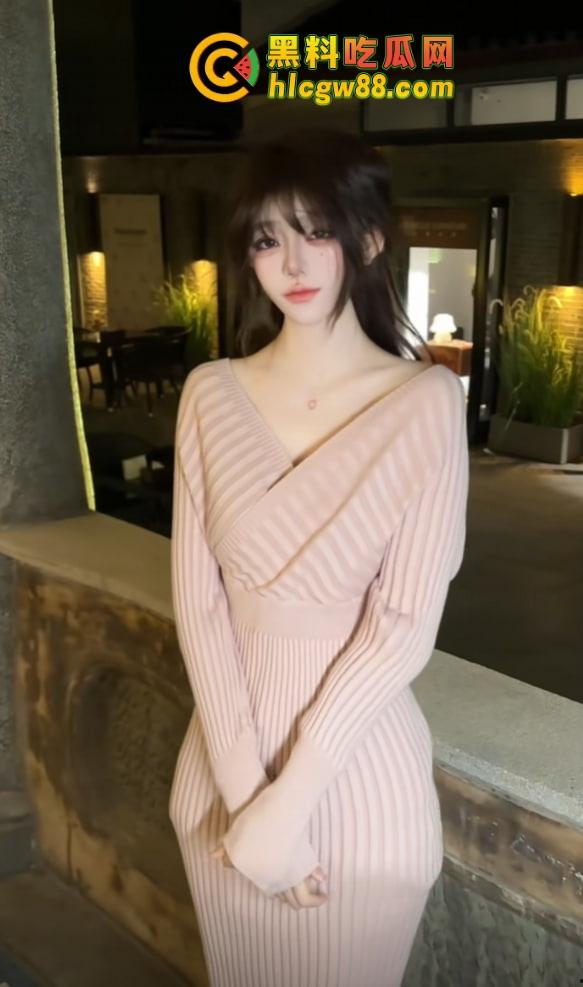 浙江百万网红『 姣姣不吃饺』小妈纯欲脸身材炸裂，成了富二代的高级定制充气娃娃，舔狗没有未来！-3