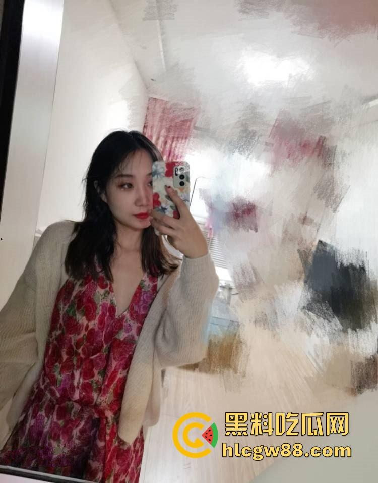 重庆信息传媒大四学姐【梁璐璐】御姐女神操起来真带劲,七天如家各种约炮,毕业在即日一次少一次!-3