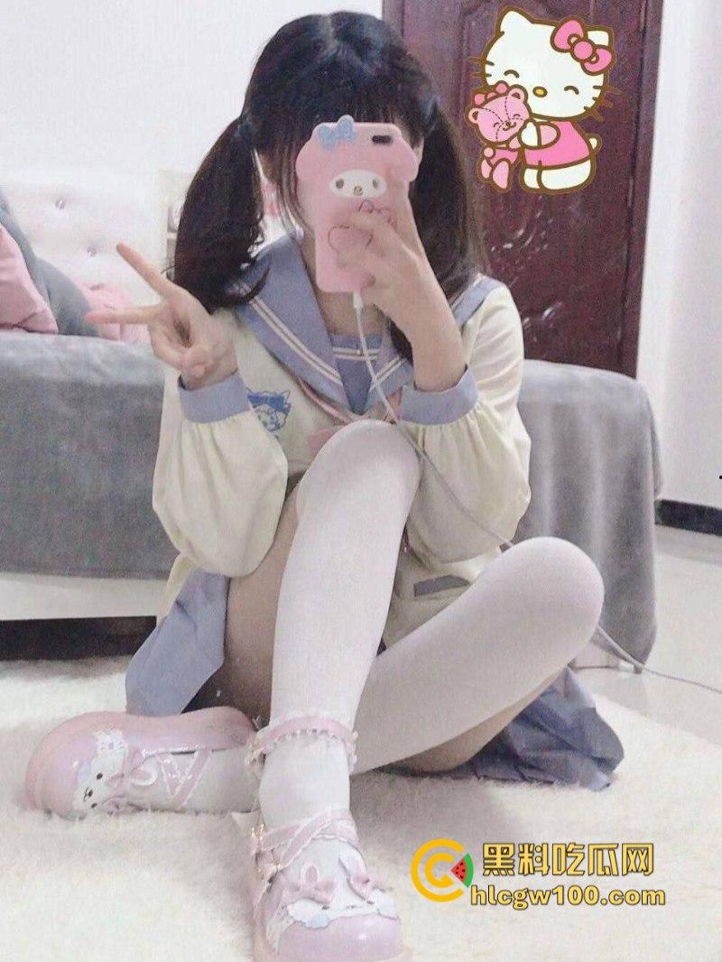 浙江音乐学院双马尾嫩妹【王茉莉】自拍发骚捏奶视频赚钱曝光！清纯颜值极品奶超强反差-1