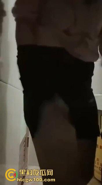 前有老八直播吃屎现有火烧逼毛 火烧屁屁，狠人搞笑直播瞬间 为了流量真的毫无底线！！-11