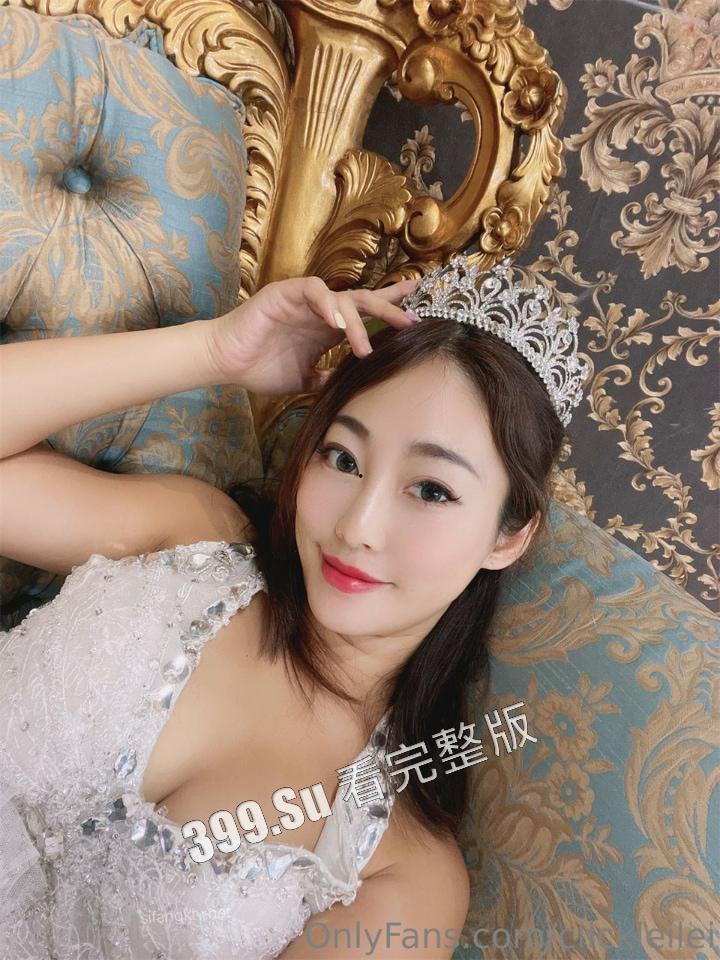 网红少妇 #刘蕾蕾   Onlyfans 付费订阅私拍合集  露点自拍 像熟透的水蜜桃一样任君采摘-8