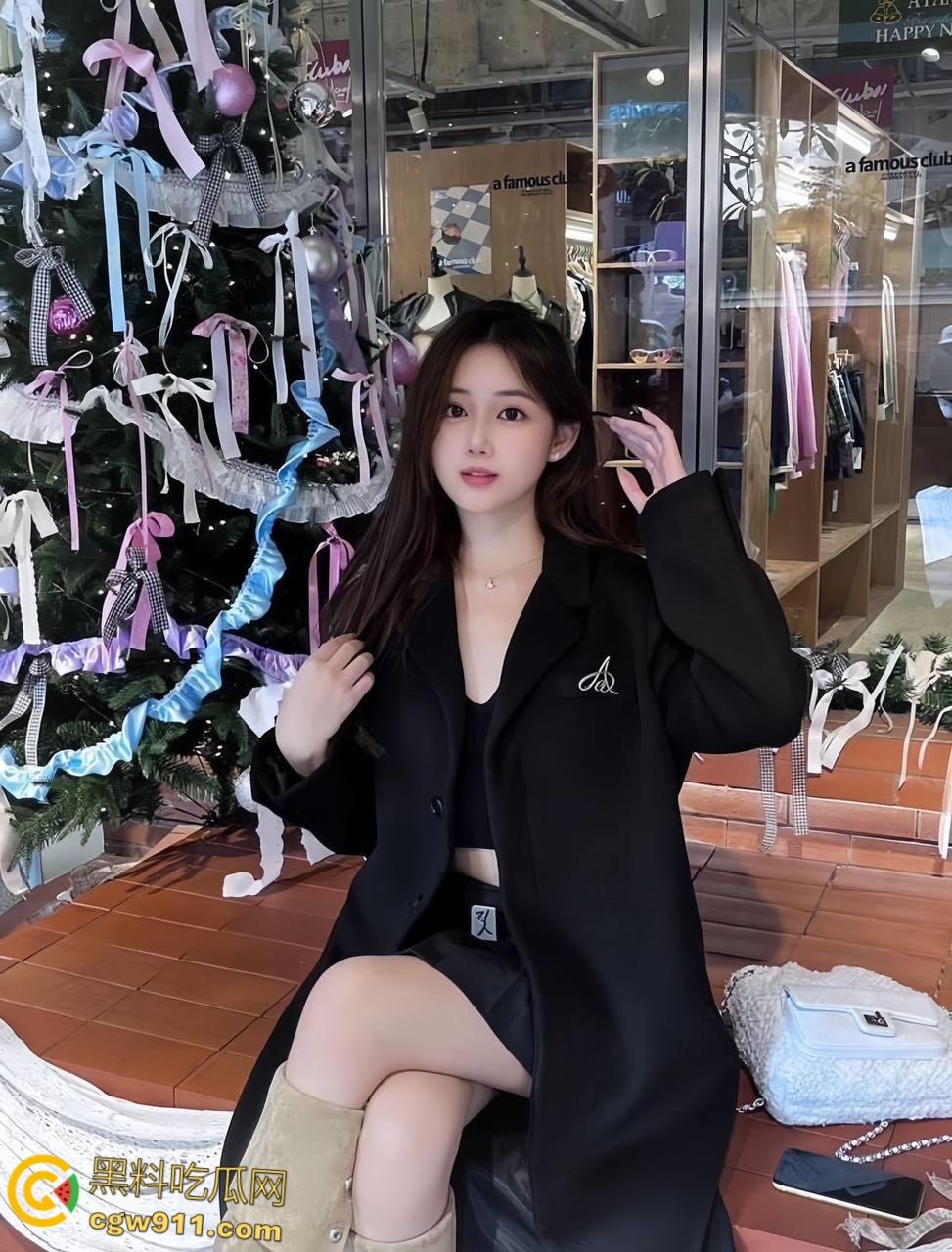 推特约炮大神【loeftart】，约炮清纯JK学妹，没想到还是个处女，女上骑乘鲜血溢出，擦掉鲜血低头继续口交泄欲！-2