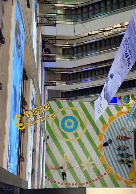 邯郸三中学生考550分,母亲不兑现承诺还动手,悲剧跳楼引发热议 !-7