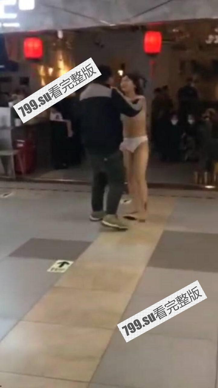 广州天河 维多利广场 1 女子发现男友出轨 边脱衣边诉说男友罪证-2