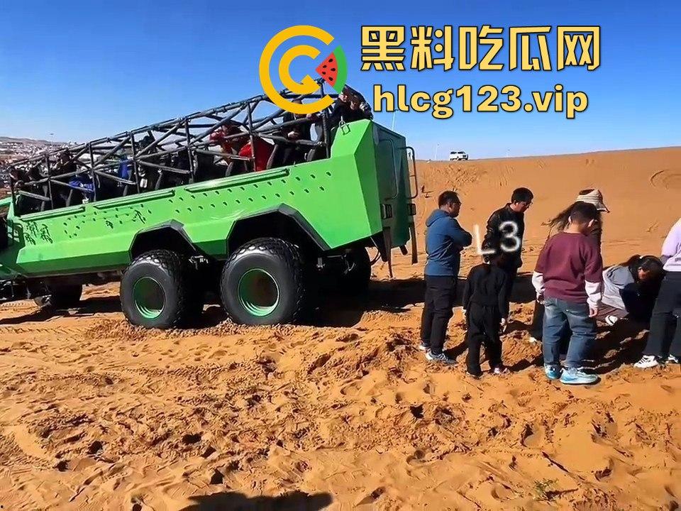 阿拉善左旗英雄会酿惨剧！孩子玩沙被碾压致骨折，网友吐槽：这地儿可不是玩沙的地儿！-15