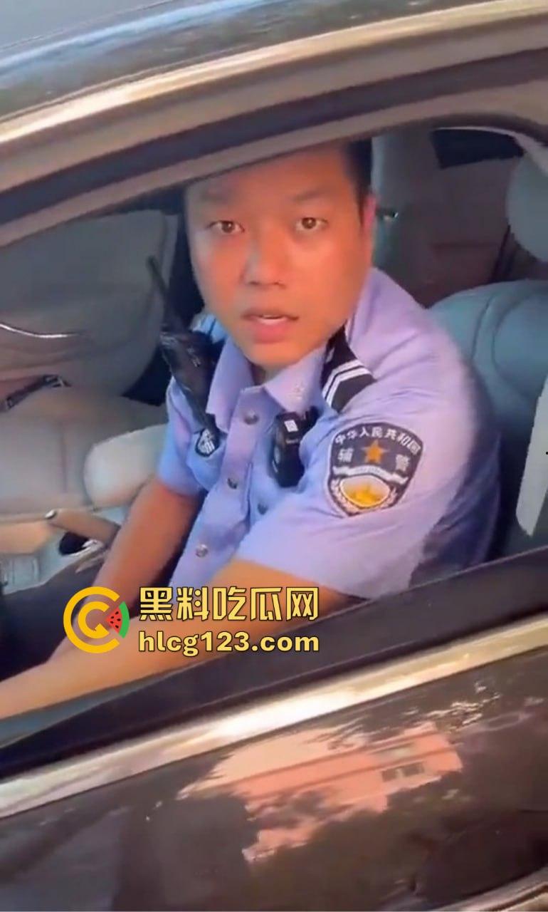 青岛逆行真是人才辈出！路虎女、辅警哥轮番上演，看来考事业编得先学会逆行！-4