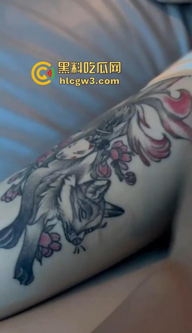 KTV狼友点妹子玩花了，摸到奶子头直接缩进去，全身上下到处RUA没放过 ，这钱摸得绝对回本！-4