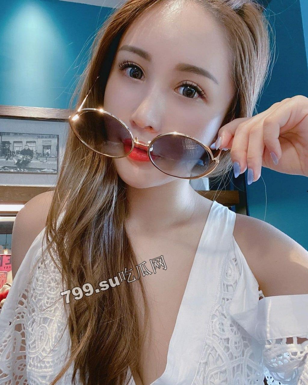 脸书小有名气的大波气质女神与金主啪啪露脸自拍流出～兴奋喘息呻吟被疯狂输出尖叫-13