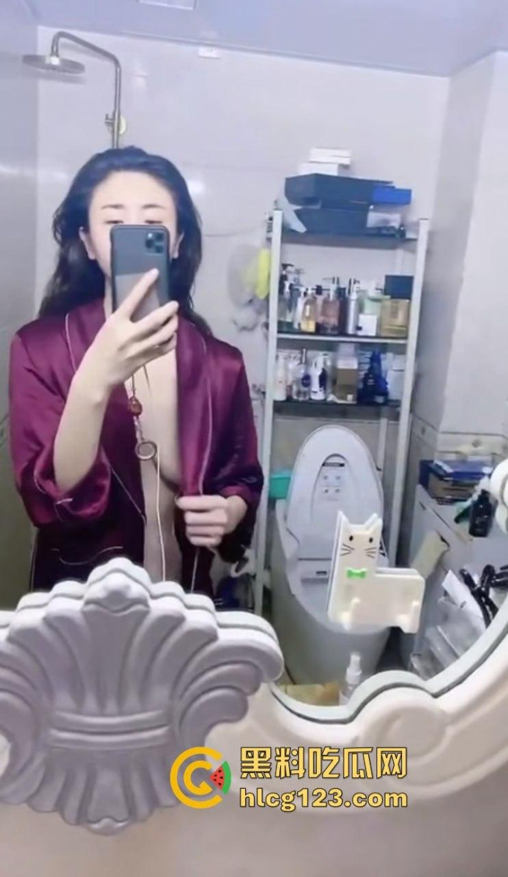 独家报料 录音门又填“新菜”!三只羊【勇哥】为勾搭卢文庆 自拍露点视频遭曝光-10