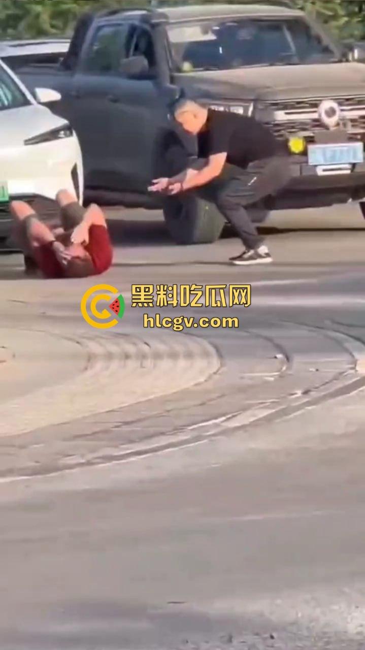 山东两大哥奥斯卡上身！互演碰瓷，一碰就倒，叫唤声一个比一个大！-10