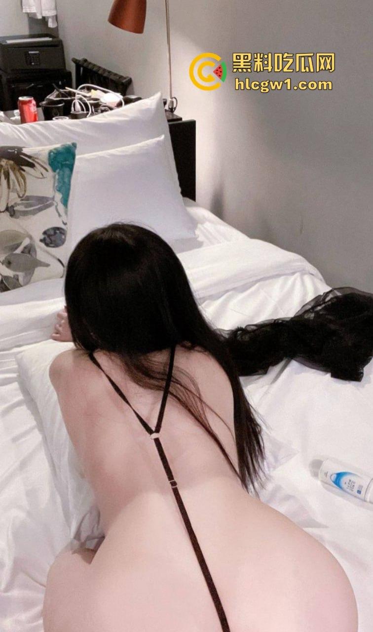 韩国极品反差骚货【Yudi】！巨乳肥臀裹上勾丝裤，花式写真勾魂摄魄，床上骚浪到让人欲罢不能！-20