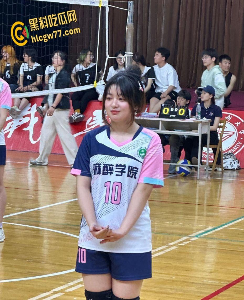 徐州医科校花【薛艺琳】惊爆出轨！清纯女神变羞辱玩物，黑丝粉逼自慰欲浪炸裂  !-9